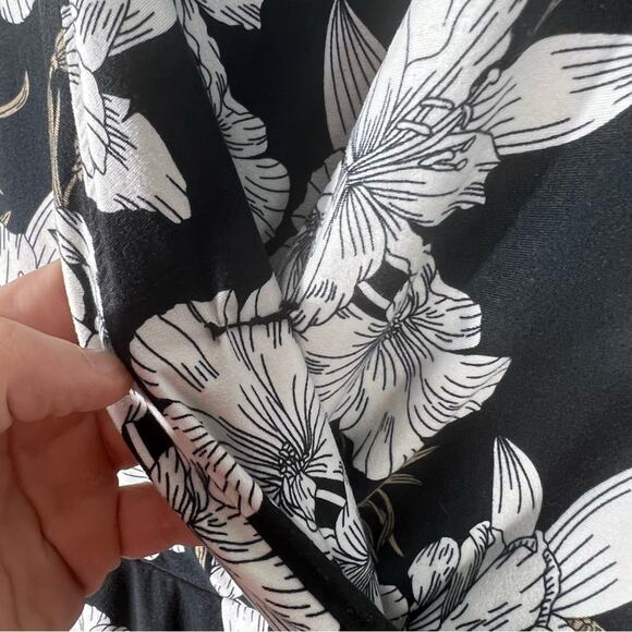 Soma Floral Mock Wrap Dress Size Small - Picture 9 of 9